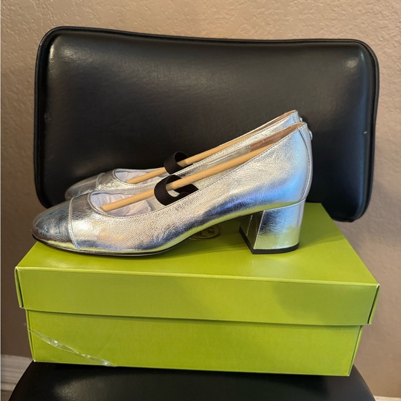 Tory Burch Shoes - Tory Burch Ladies Shoe new